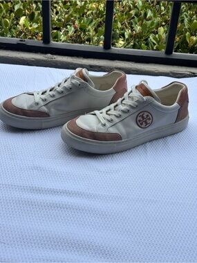 Tory Burch White and Blush Low-Top Logo Sneakers